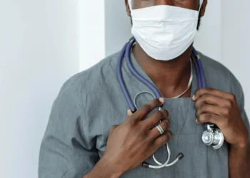 Covid-19: Vulnerability and Death in Brazil and the United States