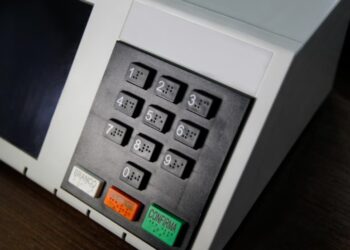 The Influence of Late-Deciding Voters in Brazilian Elections